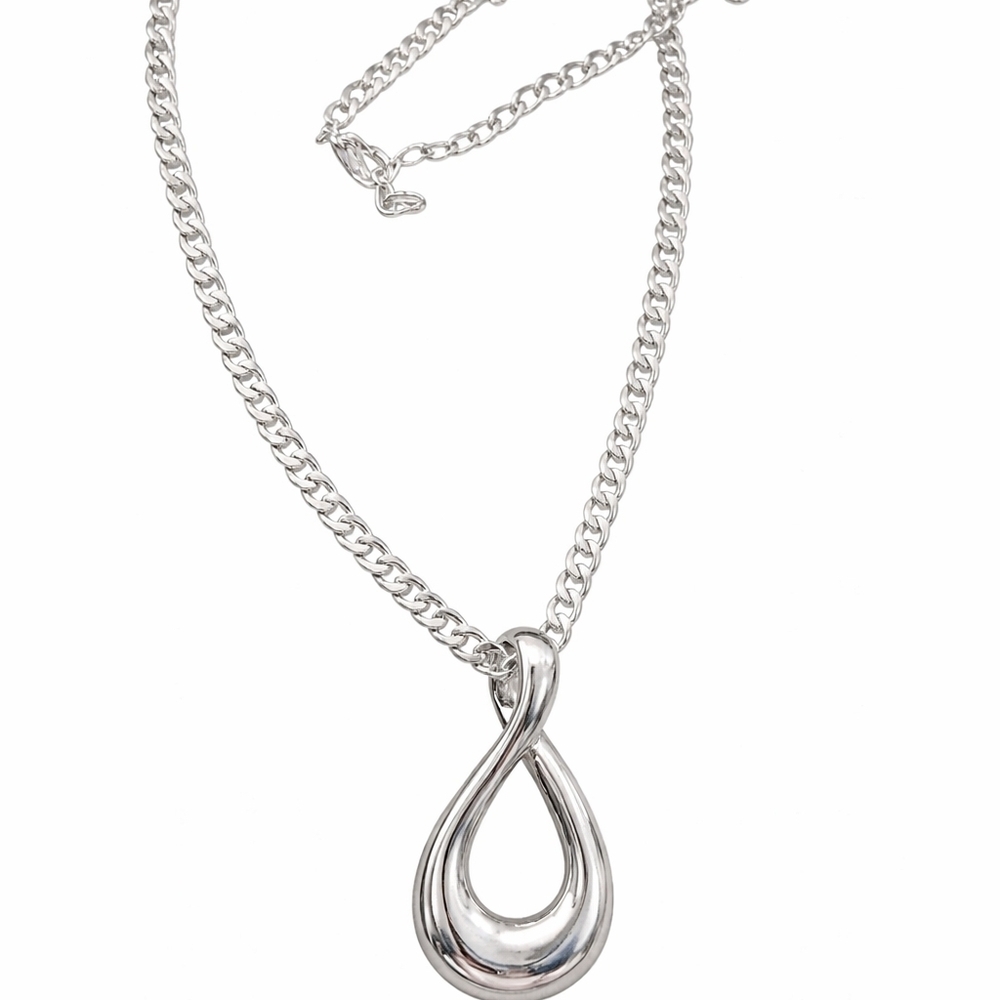 Silver-tone Teardrop Pendant necklace, contemporary fashion jewelry.